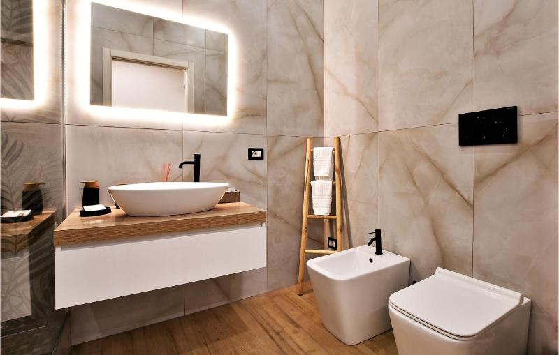 Cozy Home In Catania With Sauna - image 9