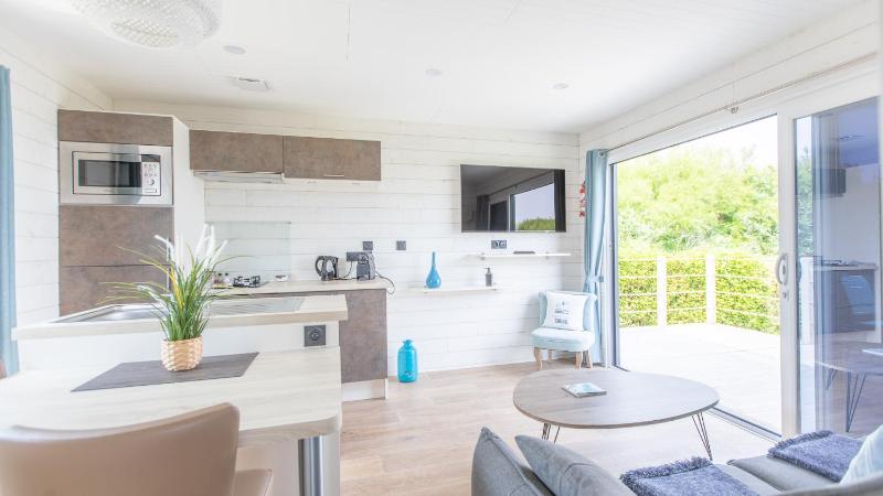 Bungalow Deluxe with Sea View and Roof Top Terrasse image 1