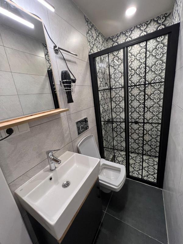 Standard Double Room image 3