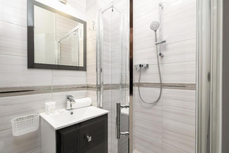 Stylish Korfantego Apartment next to Spodek by Noclegi Renters - image 25