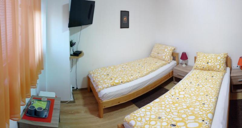 Double or Twin Room image 2