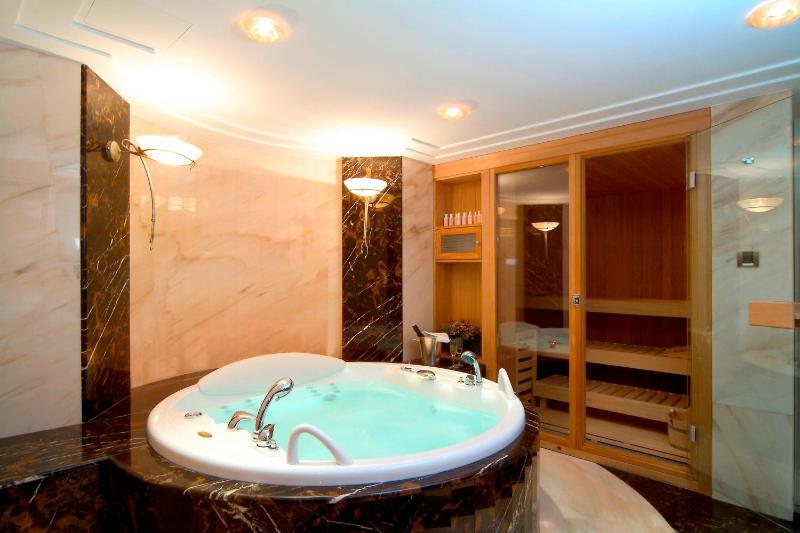 Presidential Suite, 2 Bedroom Presidential Suite, City view image 4