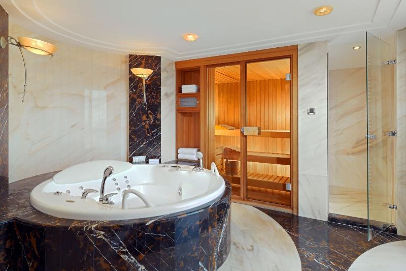 Presidential Suite, 2 Bedroom Presidential Suite, City view image 3