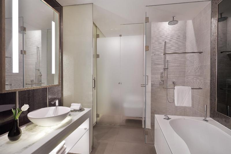Marvelous, Guest room, 1 King, Marina view, Balcony with Complimentary Yas Beach Transfer and Access image 2