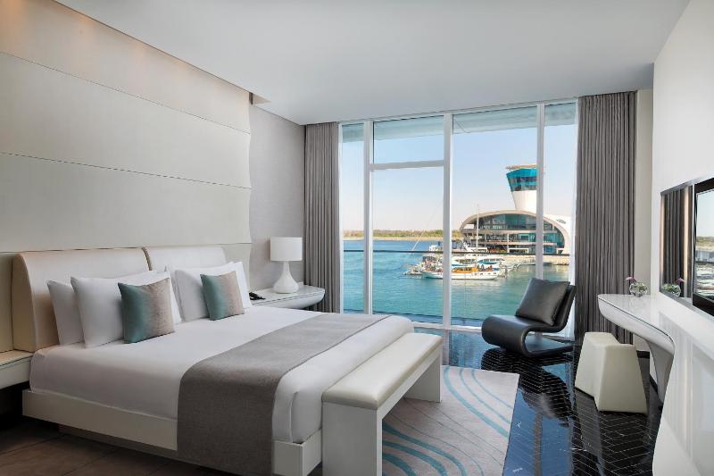 Fantastic, 1 Bedroom Suite, 1 King, Balcony with Complimentary Yas Beach Transfer and Access image 3