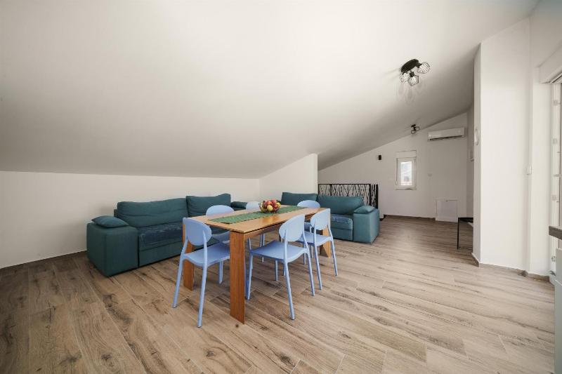 Apartments Picikato - image 15