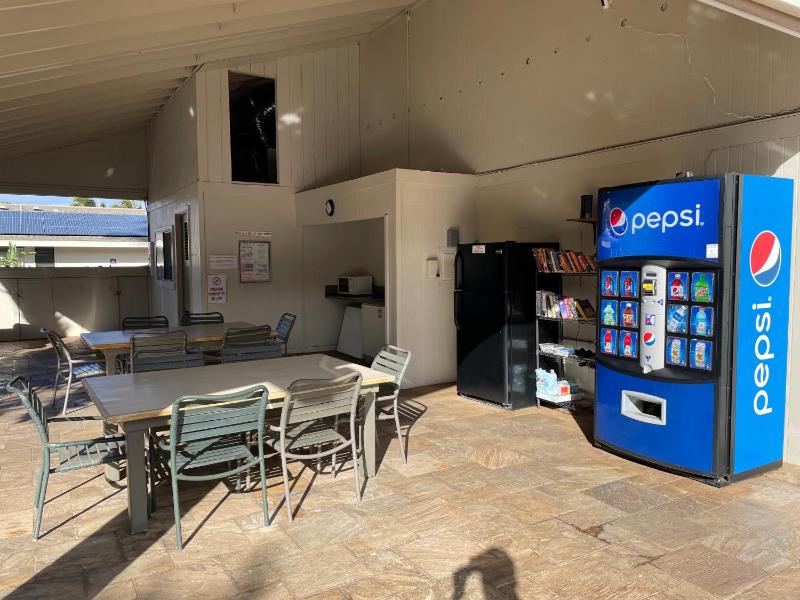 DELUXE PANORAMIC OCEAN VIEW - Dual AC - RENOVATED - FULLY EQUIPPED - SELF MGMT FREE PARKING - image 6