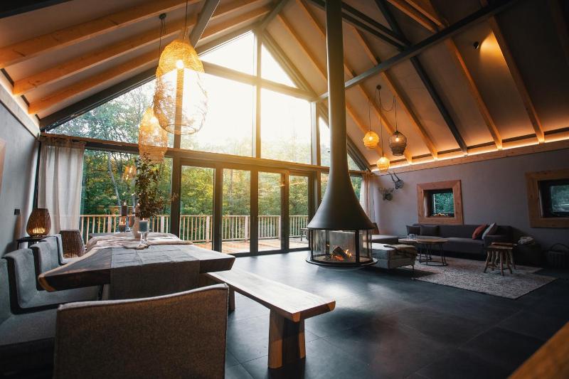 Chalet image 2