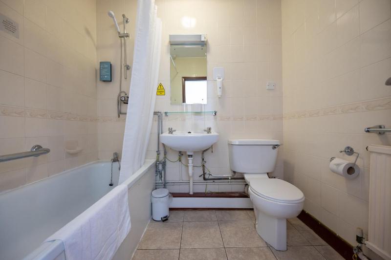 Single Room image 3