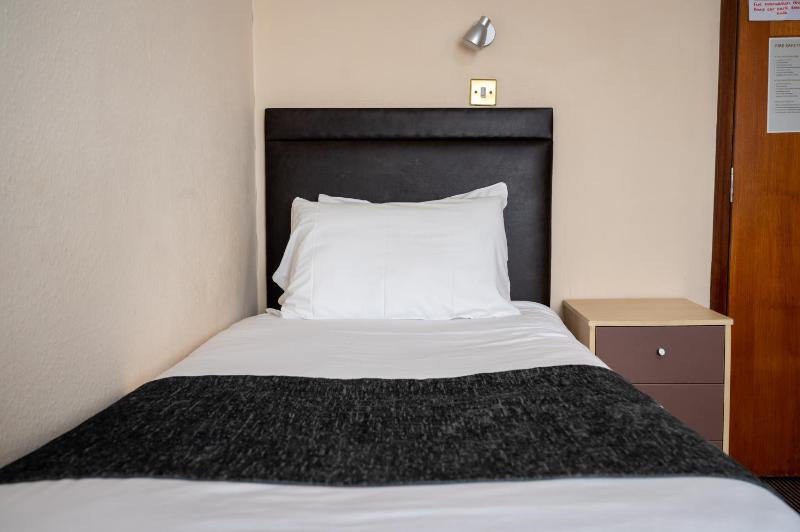 Single Room image 4