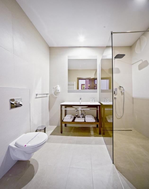 Standard Double Room image 4