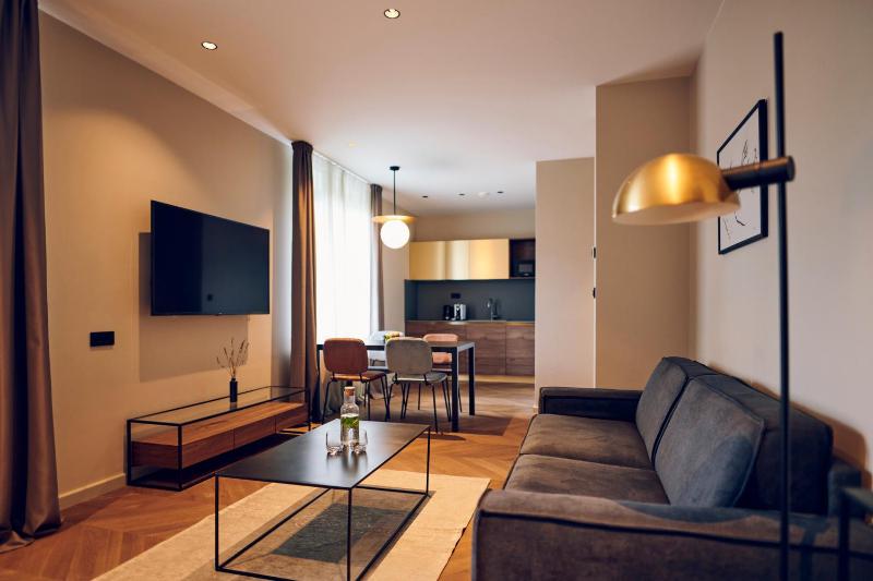 Superior One-Bedroom Apartment image 4
