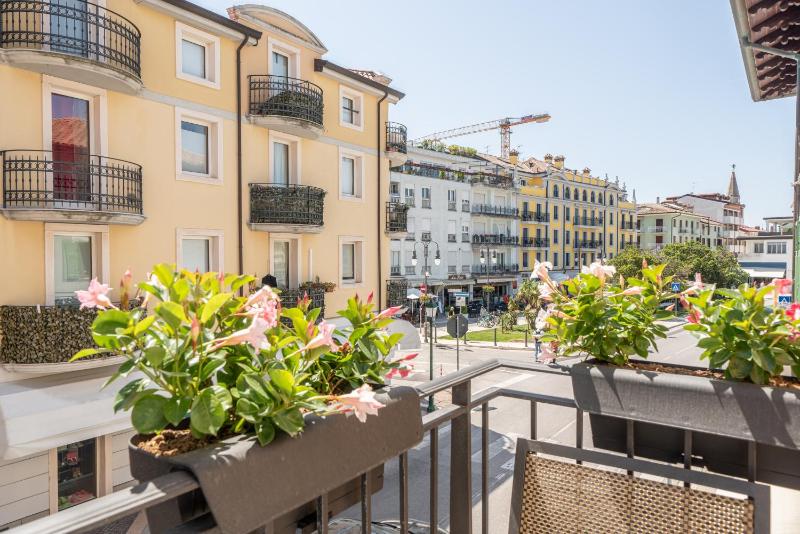 Sea Garden Apartments & Rooms - image 25