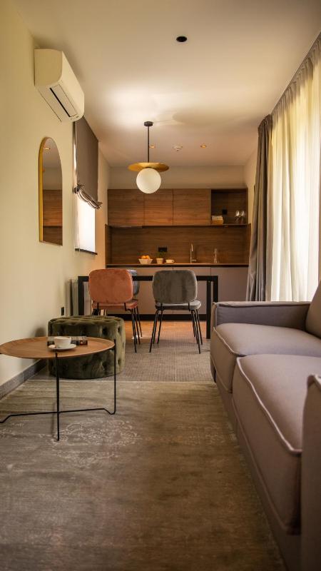 Superior Two-Bedroom Apartment with External Access - Annex Building image 1