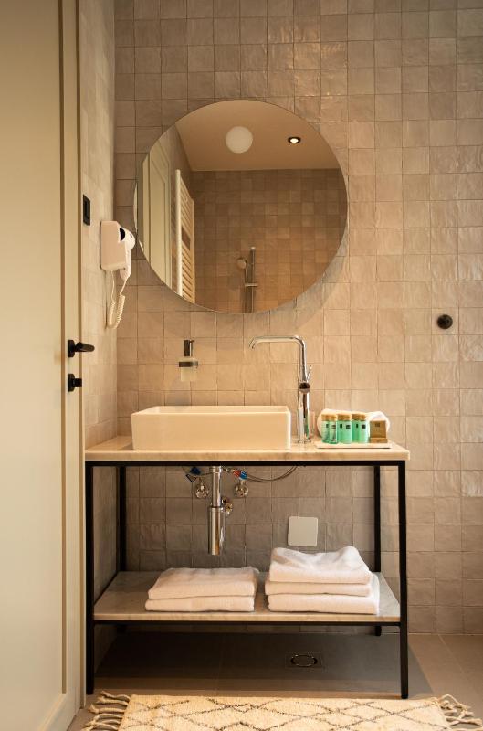 Superior Two-Bedroom Apartment with External Access - Annex Building image 3