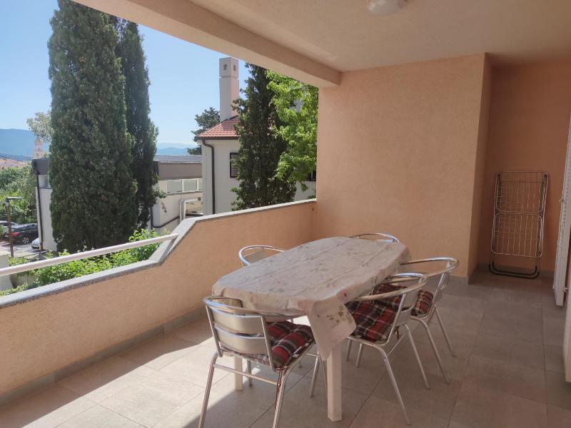 Apartment with Garden View image 3