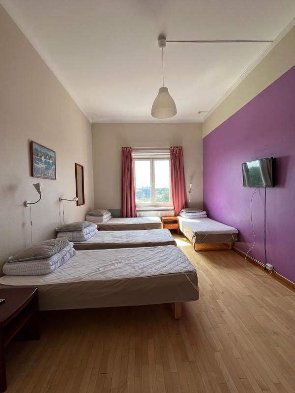 Quadruple Room with Shared Bathroom image 3