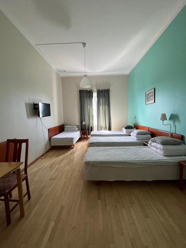 Quadruple Room with Shared Bathroom image 4