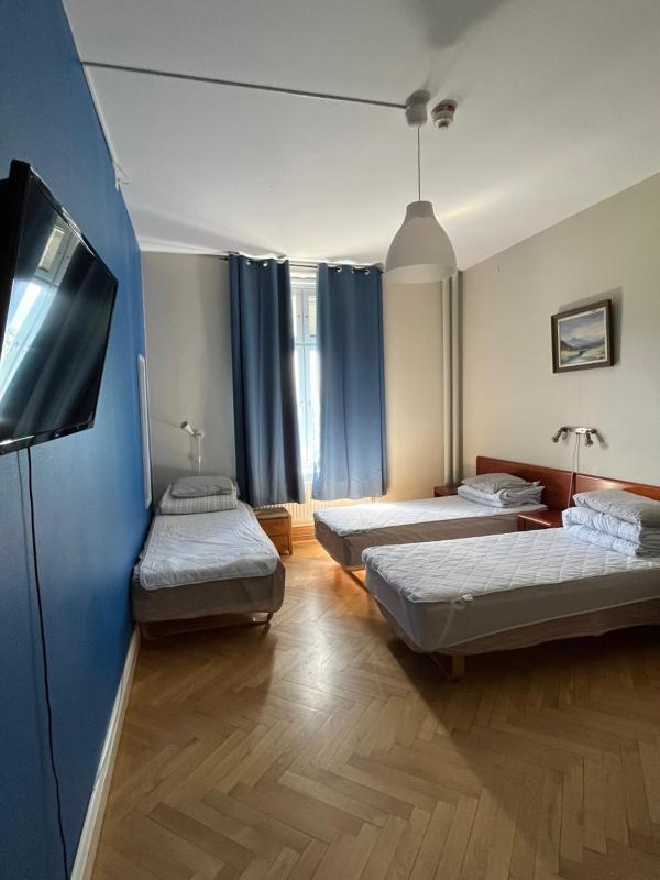 Triple Room with Shared Bathroom image 4