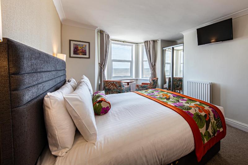 Superior Double with Coastal View image 4