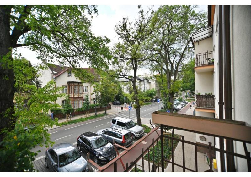 Victus Spacious Apartment Close to the Beach with a Work Space by Noclegi Renters - image 16