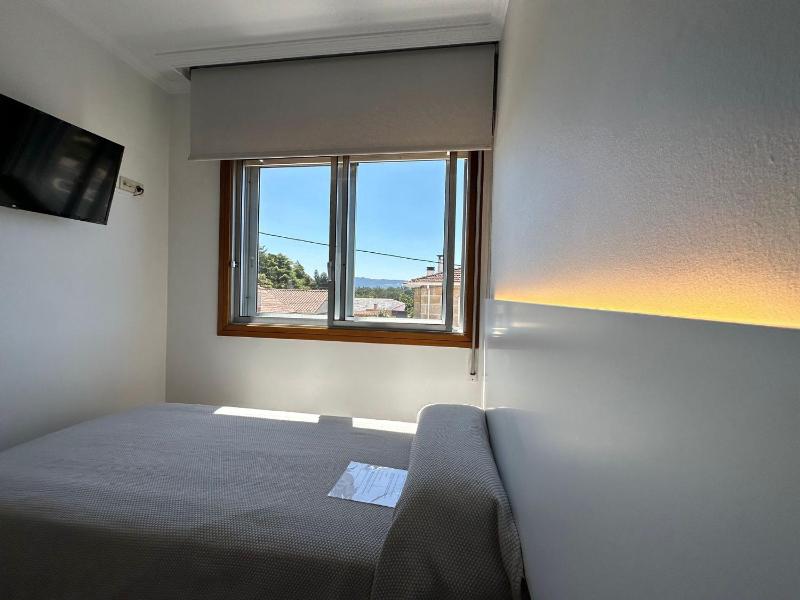 Single Room image 4