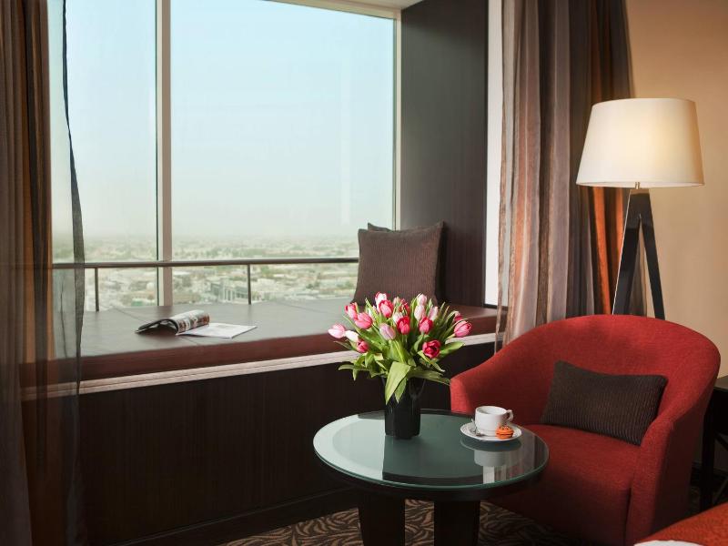 Window-Seat View Room - Twin Beds image 4