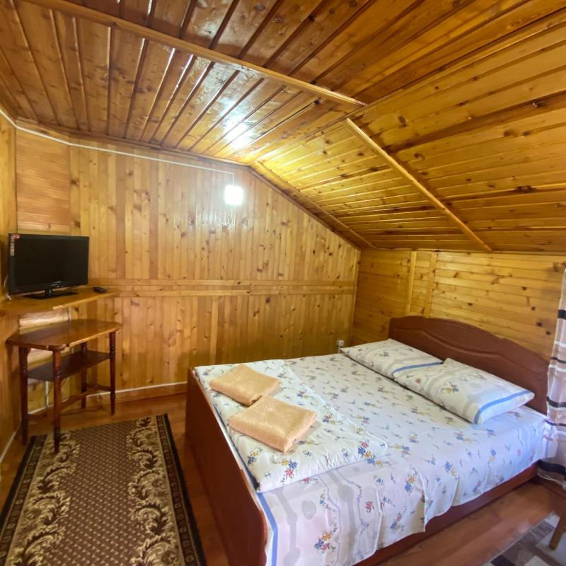 Budget Double Room image 3