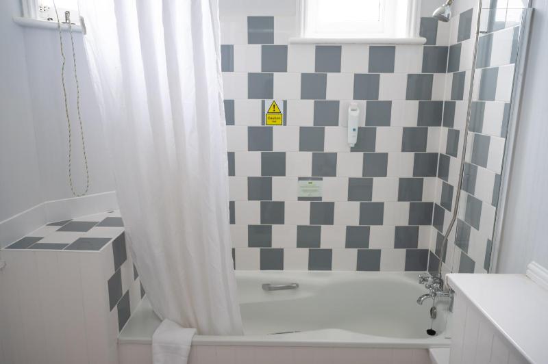 Single Room image 3