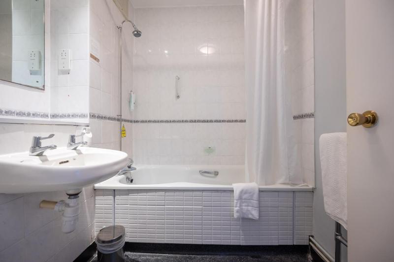 Double Room with Garden View image 2