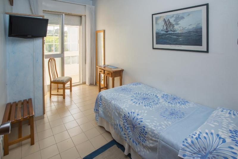 Single Room image 3