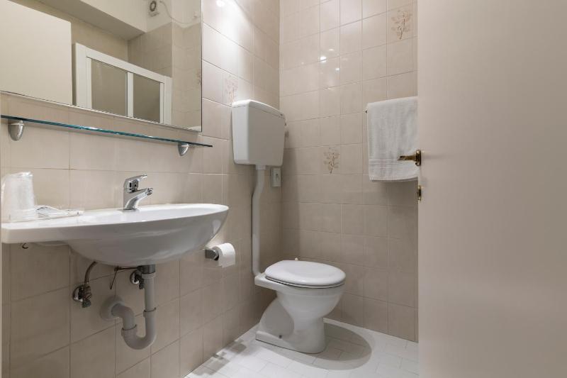 Triple Room image 2