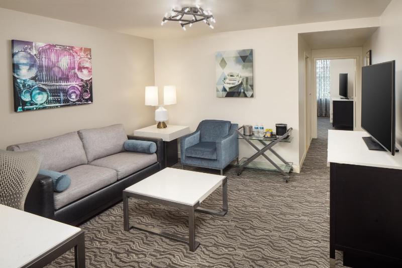 DoubleTree Suites by Hilton Hotel Detroit Downtown - Fort Shelby - image 17