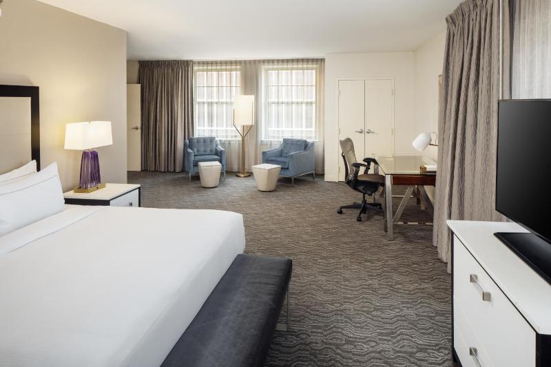 DoubleTree Suites by Hilton Hotel Detroit Downtown - Fort Shelby - image 33