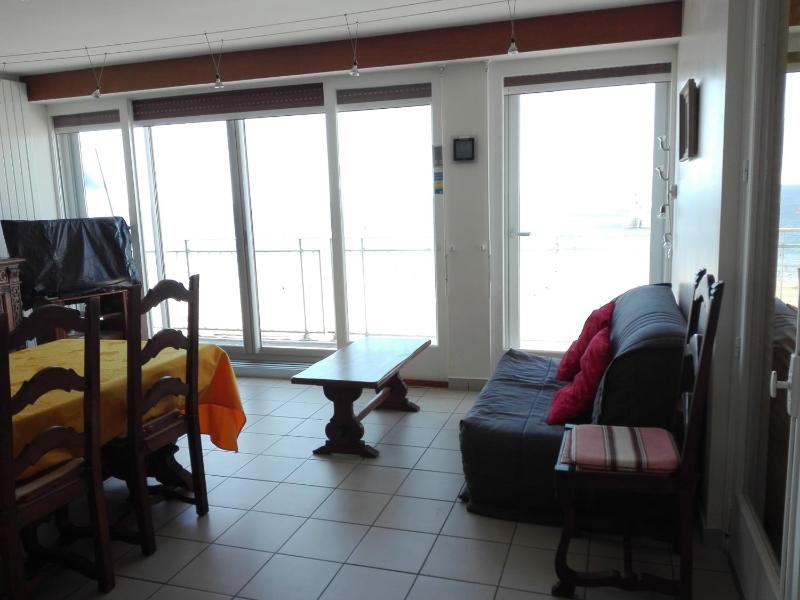 Appartement T2 face plage - Les Sables-d'Olonne - FR-1-331-22 - image 4