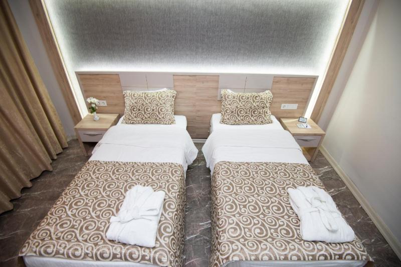 Standard Double or Twin Room image 2