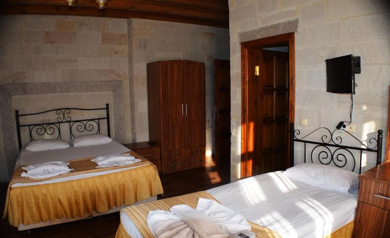 Triple Room image 2
