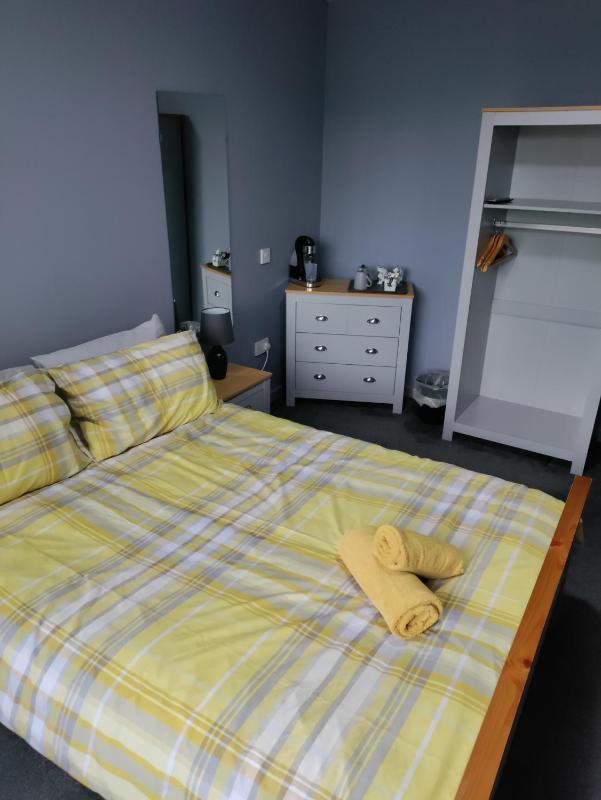Double Room image 3