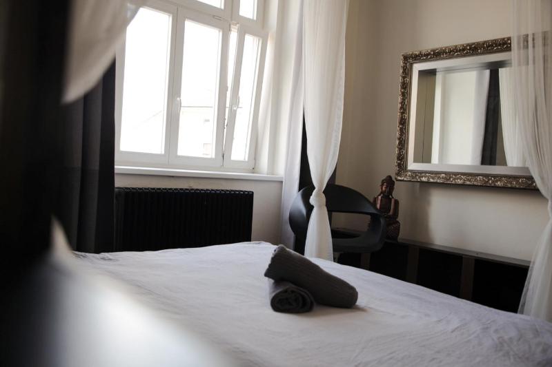 Double Room with Shared Bathroom image 4