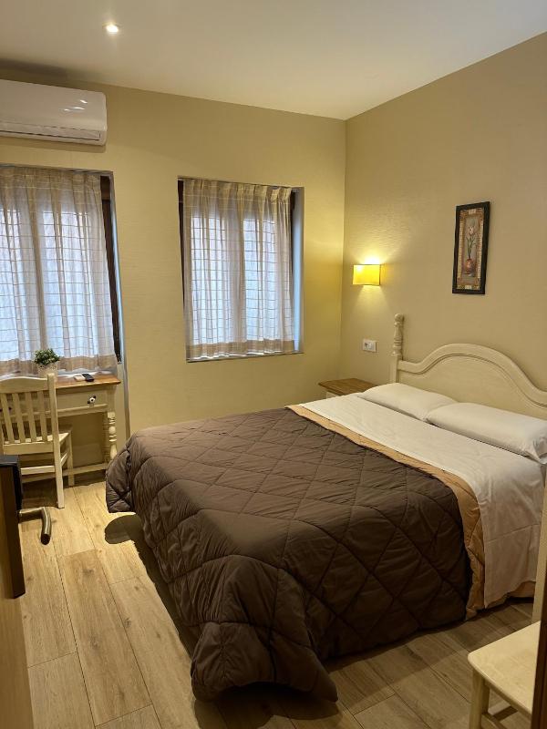 Single Room image 1