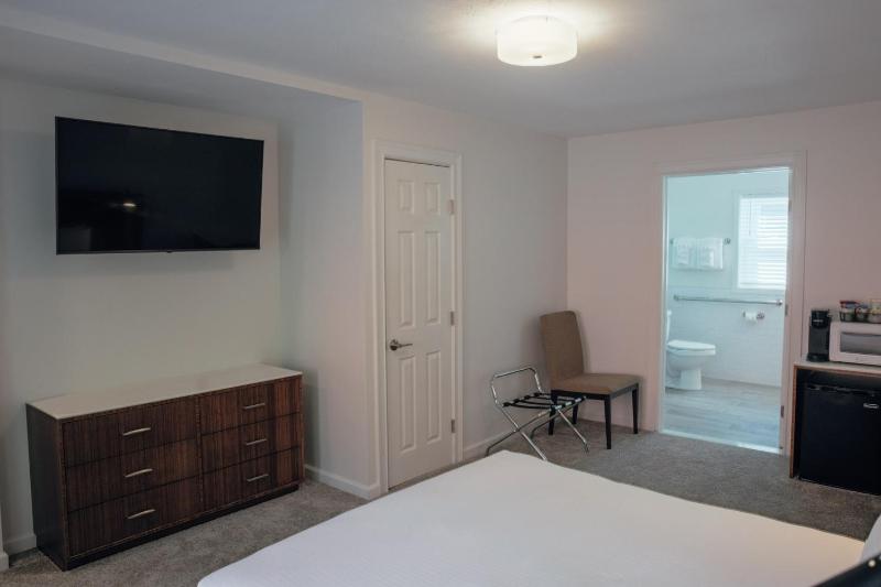Standard Queen Room image 2