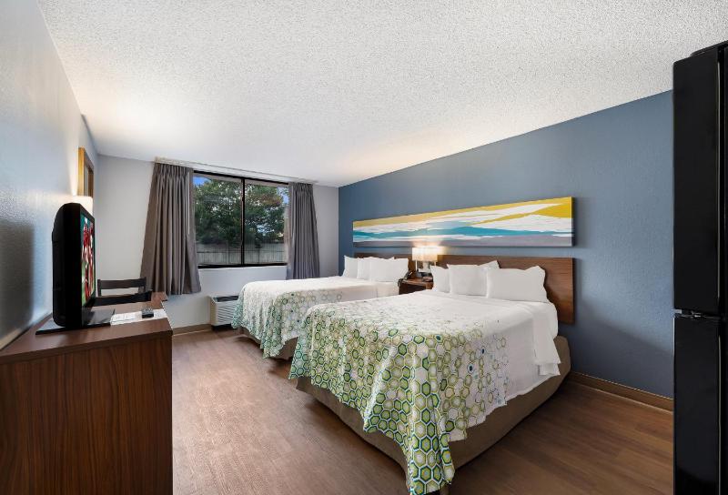 Studio Room with Two Double Beds Non-Smoking image 1