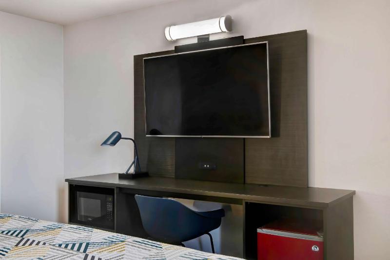 Motel 6 Atlanta Ga - Midtown - image 3