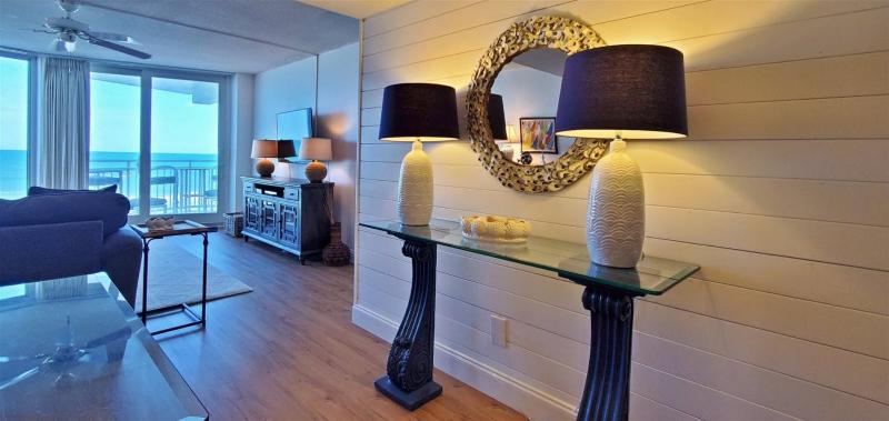 White Surf 306 - image 9