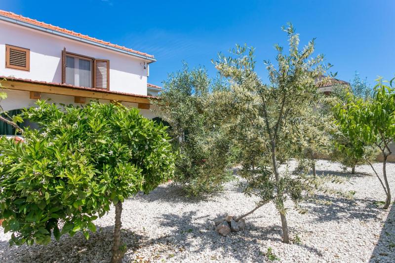 Apartments with parking space Mirca Brac - 729 - image 20