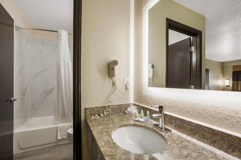 King Room - Non-Smoking image 3