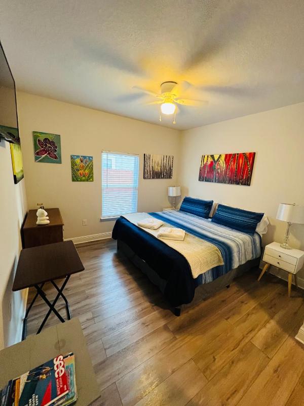 King Room image 2