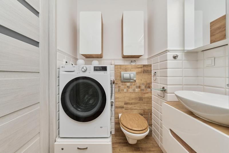 Spacious Apartment suitable for Remote Work with Balcony & Parking by Noclegi Renters - image 26