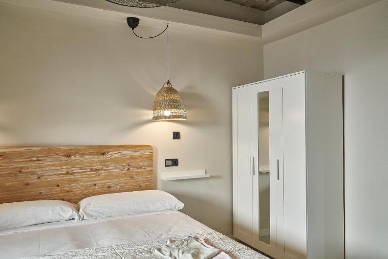 AinB Eixample-Miro Apartments - image 9