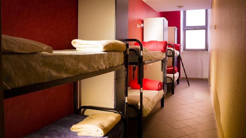 Bed in 8-Bed Mixed Dormitory Room image 1